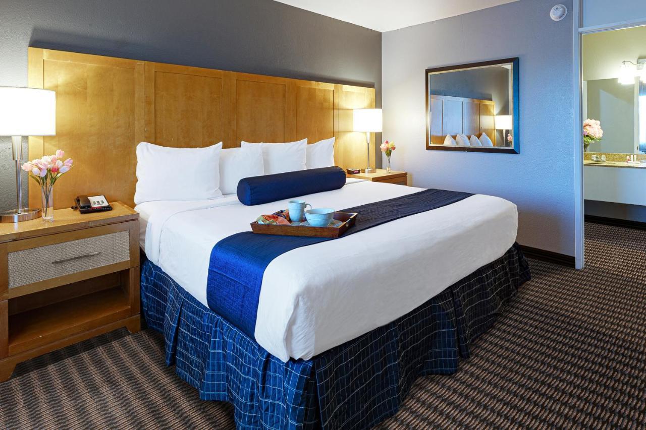 Travelodge By Wyndham Palm Springs