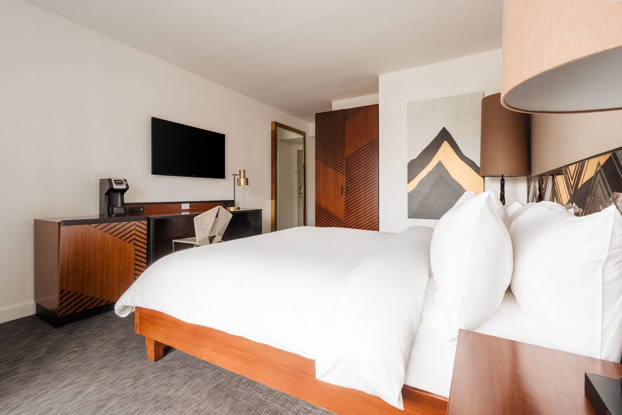 V Hotel
