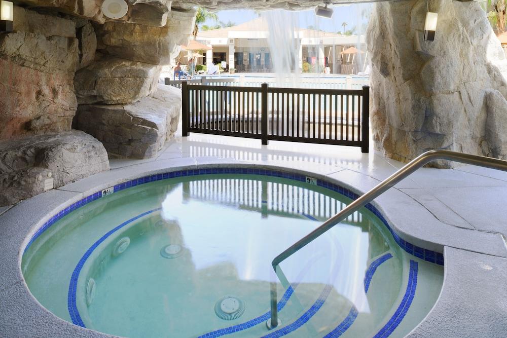 Hilton Vacation Club Palm Canyon Resort 3*