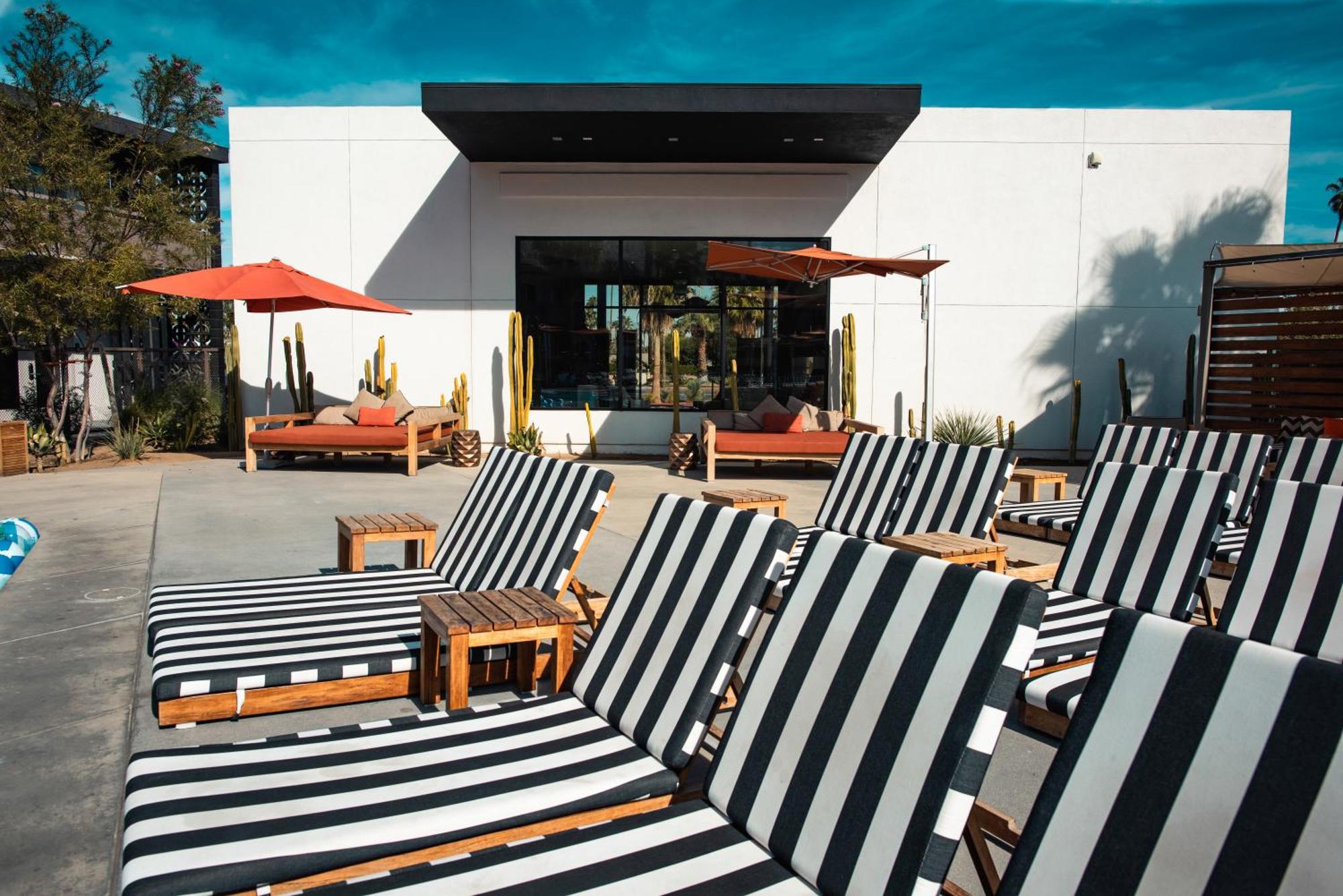 V Hotel Palm Springs