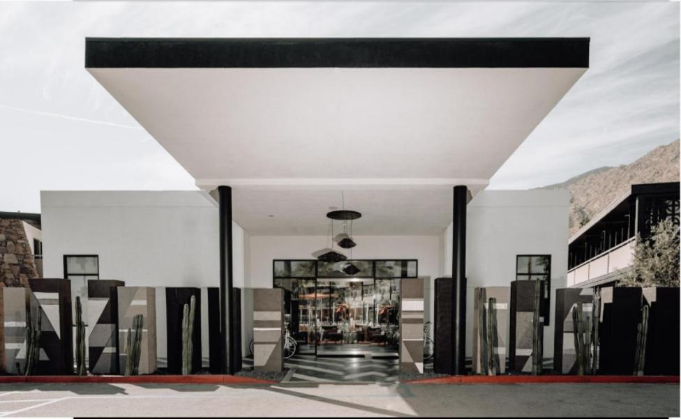 Hotel V