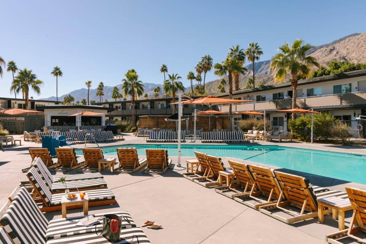 V 4* Palm Springs