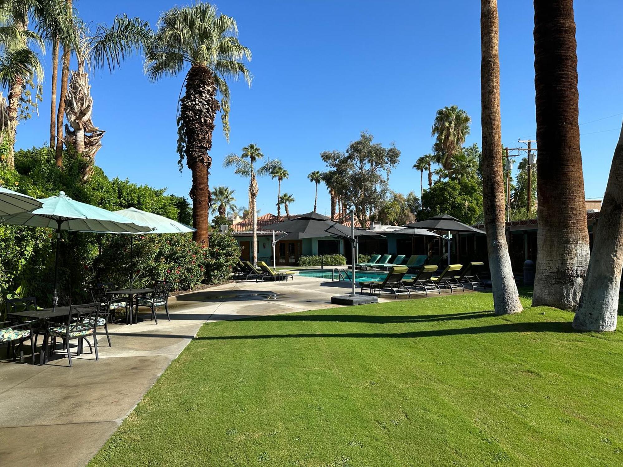 Resort Vista Grande - A Gay Men's Palm Springs