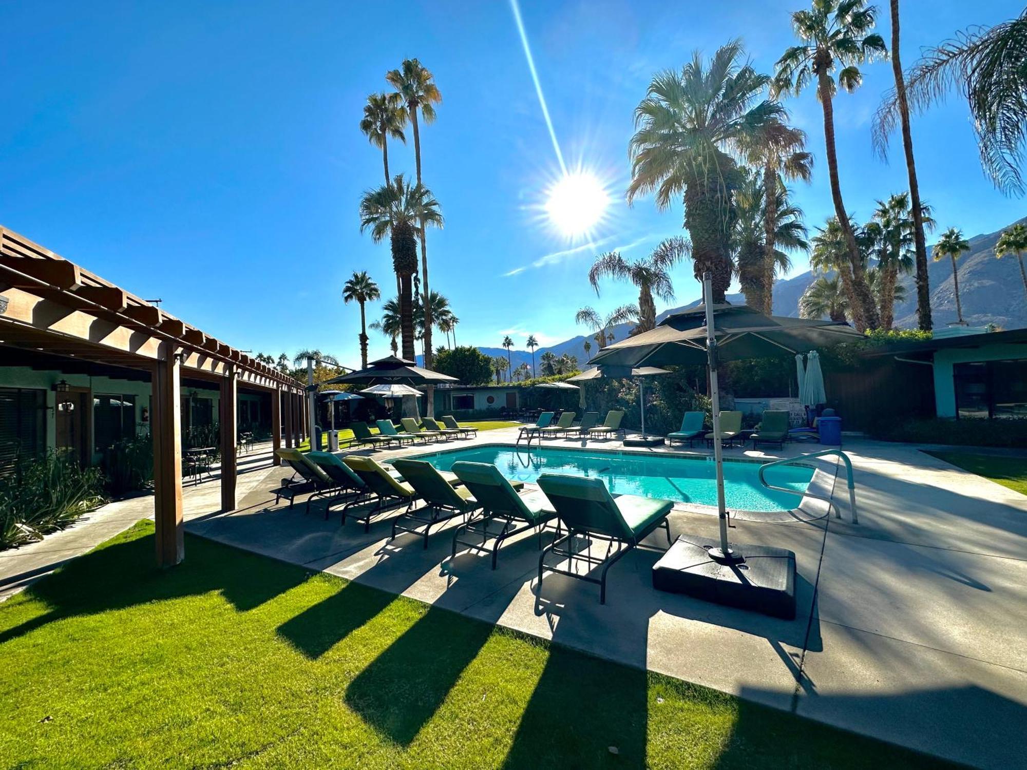 Vista Grande - A Gay Men's Resort Palm Springs