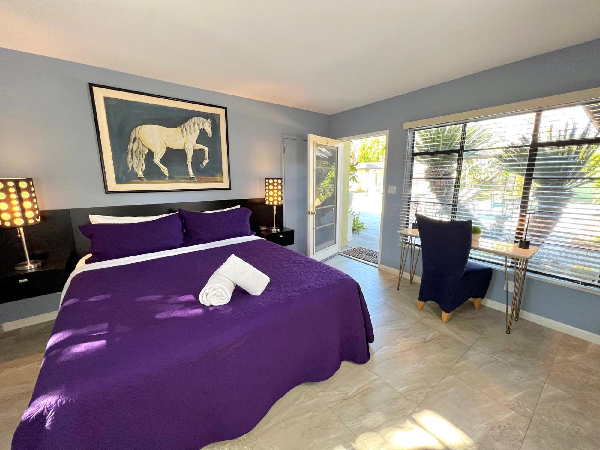 Resort Vista Grande - A Gay Men's Palm Springs