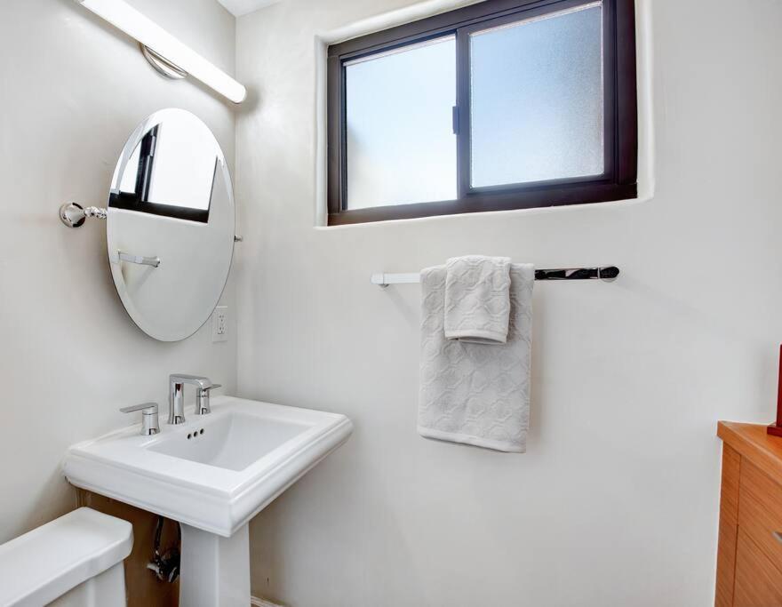 Close To Downtown Ps - Hike, Bike, Swim, Relax Holiday home Palm Springs