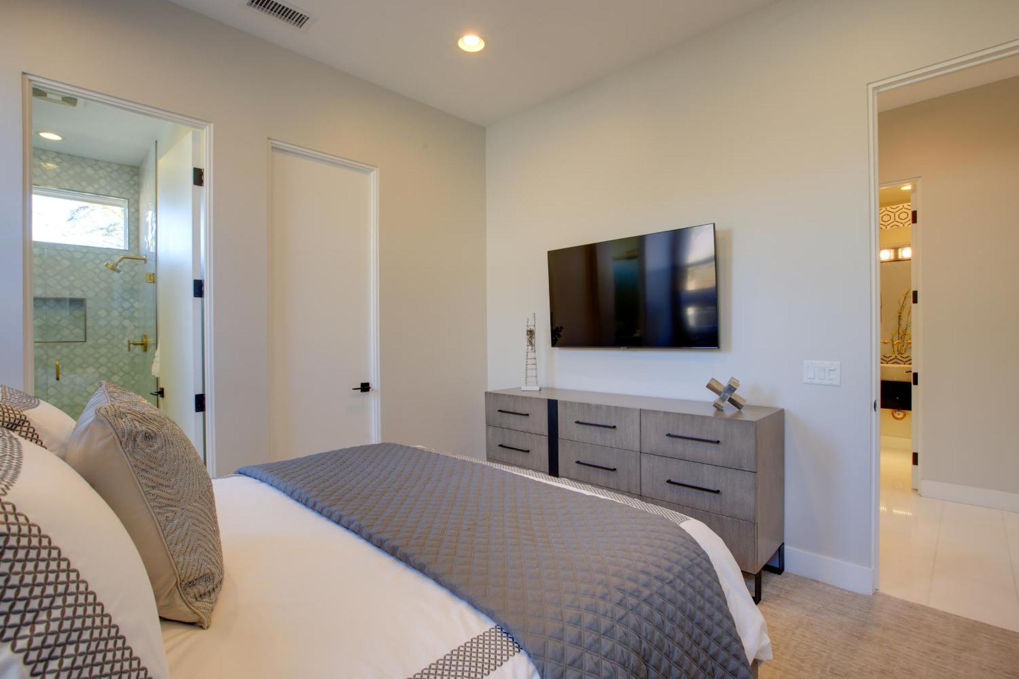 Oasis With Pool And On Golf Course! Palm Springs