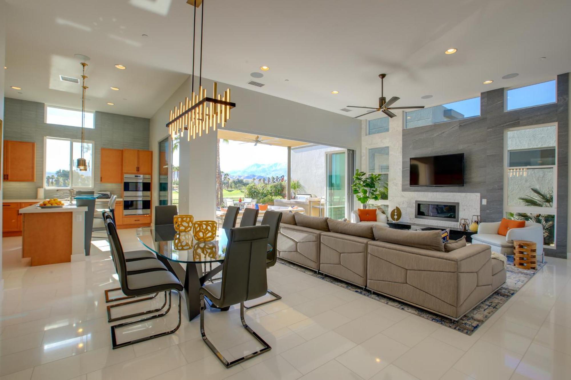 Holiday home Oasis With Pool And On Golf Course!