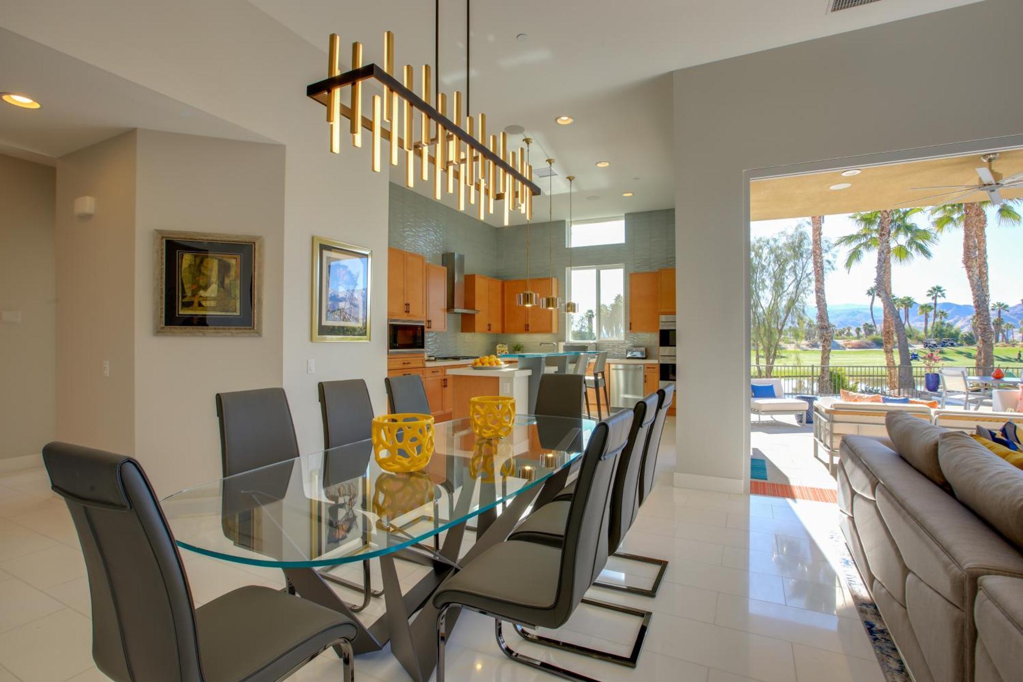 Holiday home Oasis With Pool And On Golf Course!