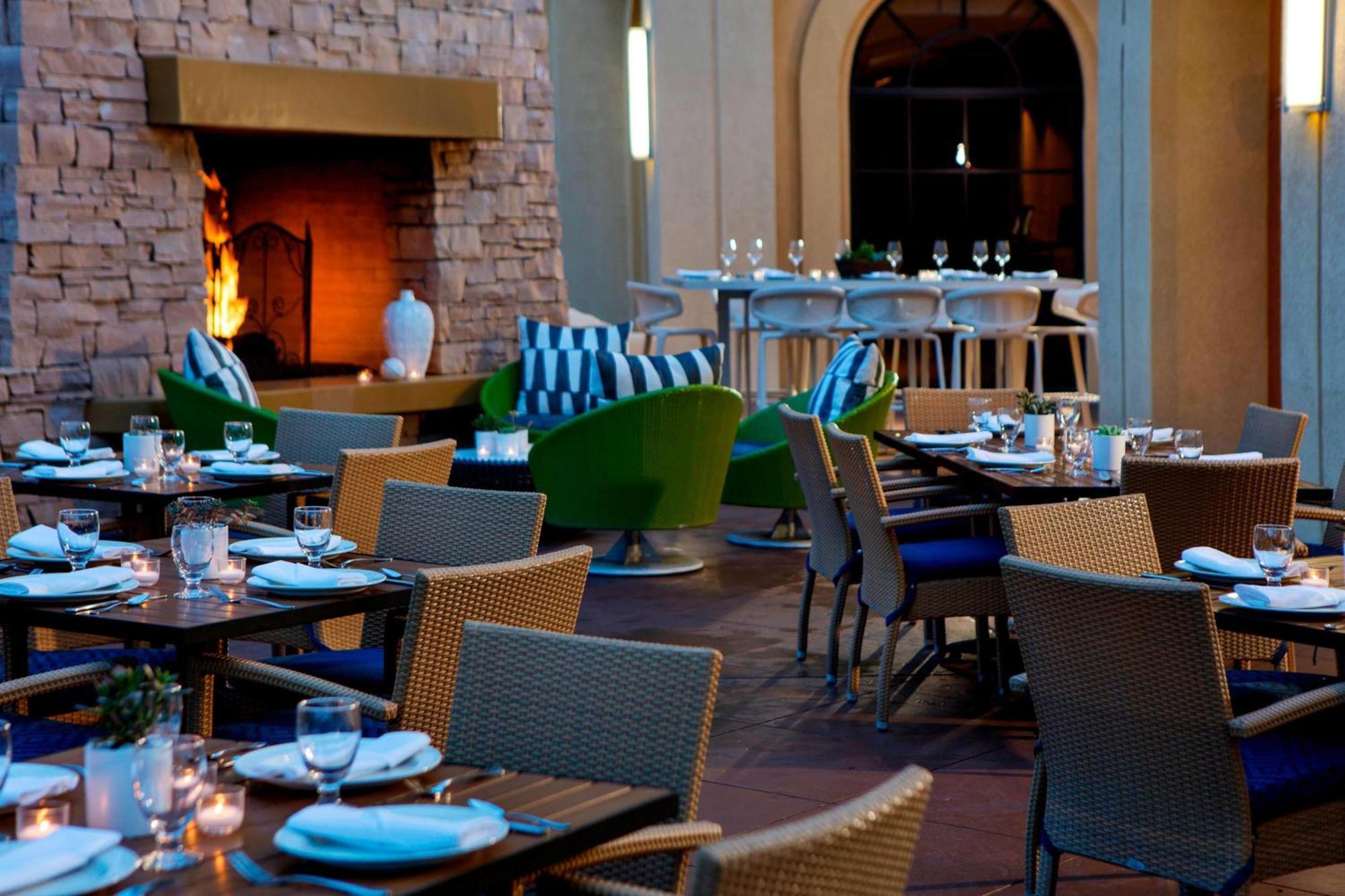 Renaissance Hotel 4*