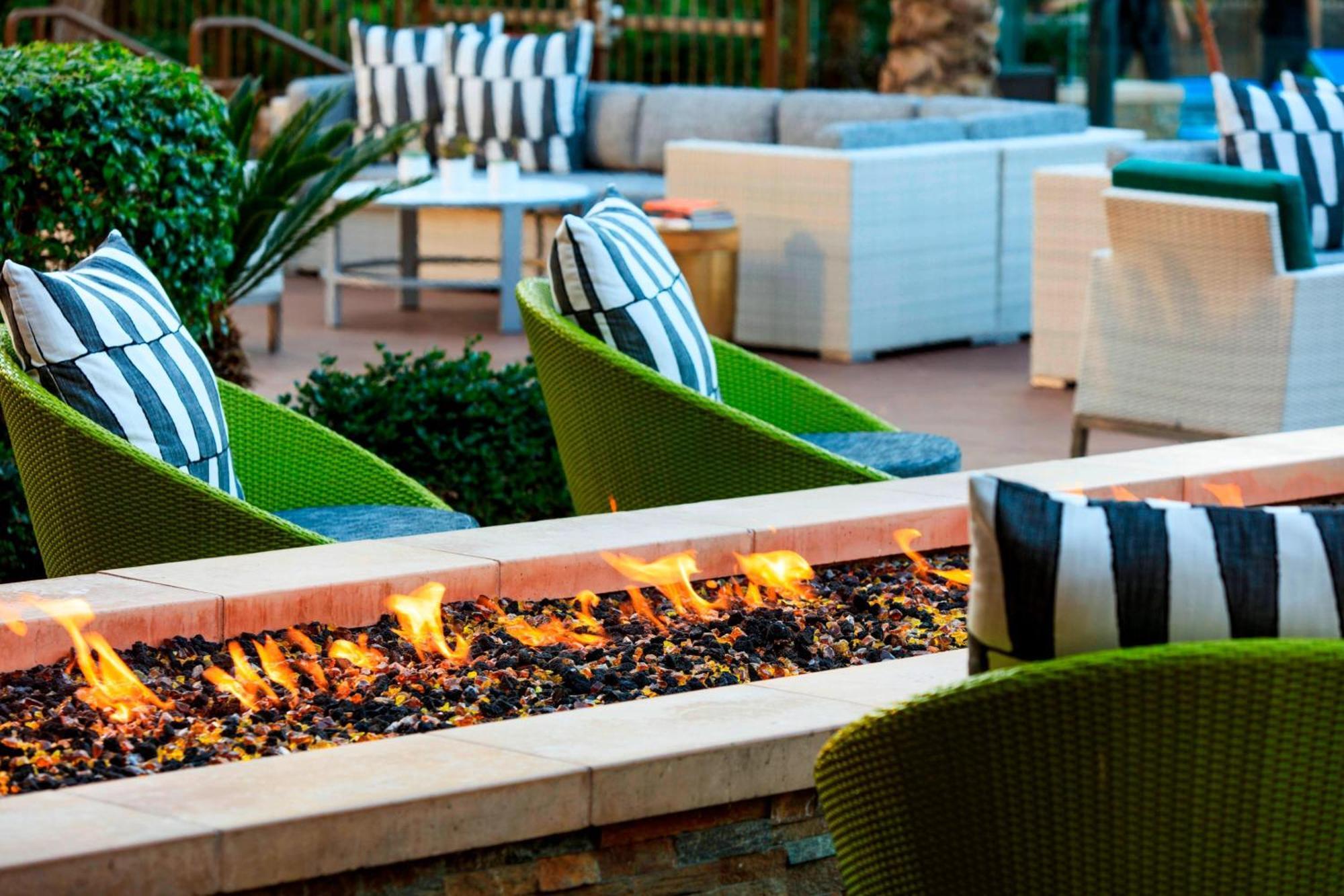 Hotel Renaissance Palm Springs