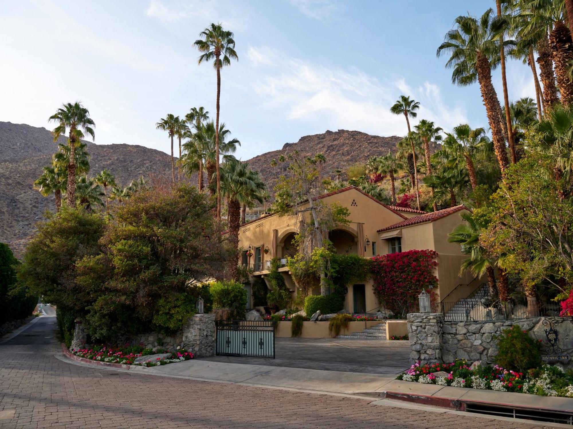 Hotel The Willows