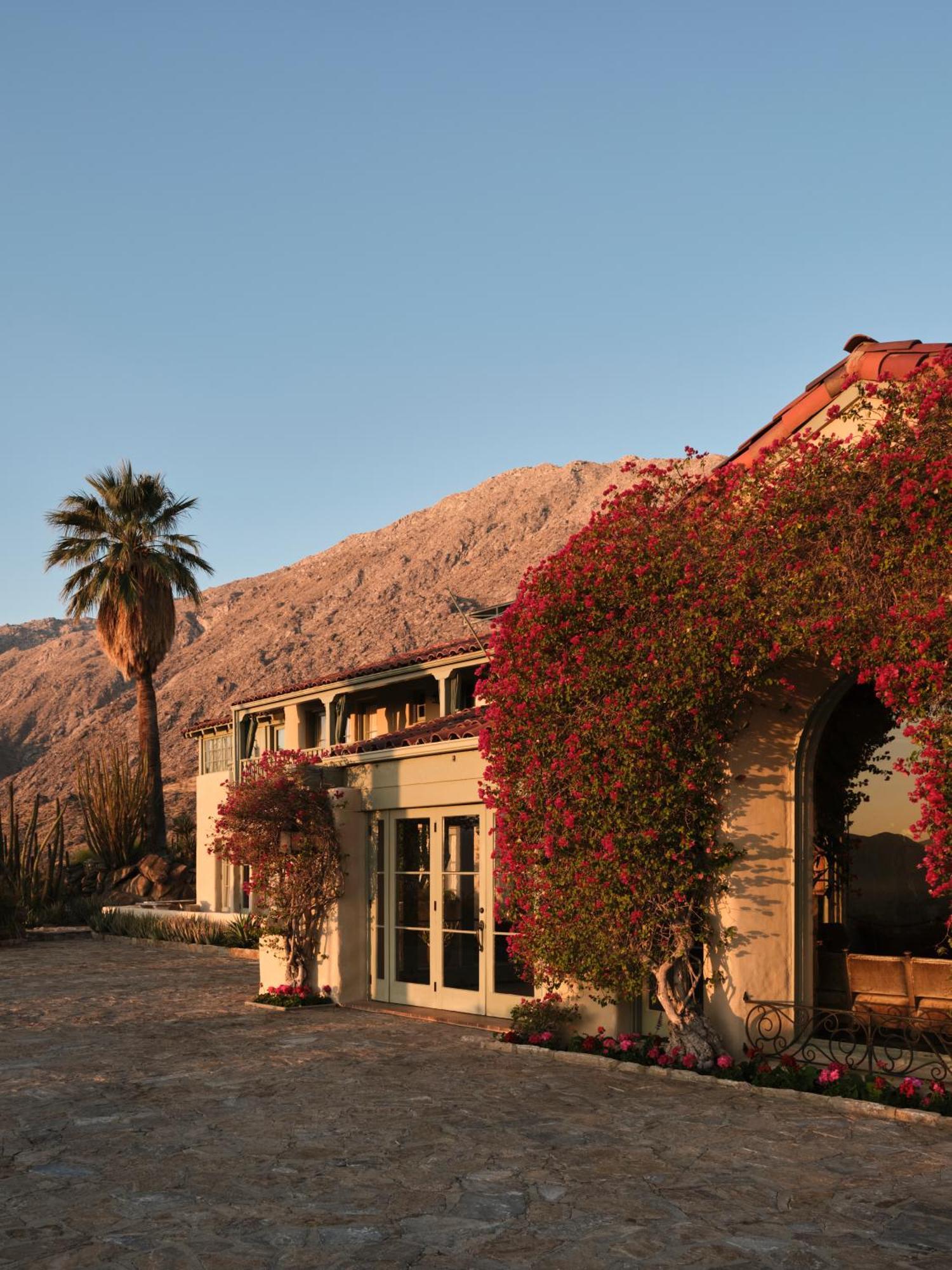 Hotel The Willows 4*