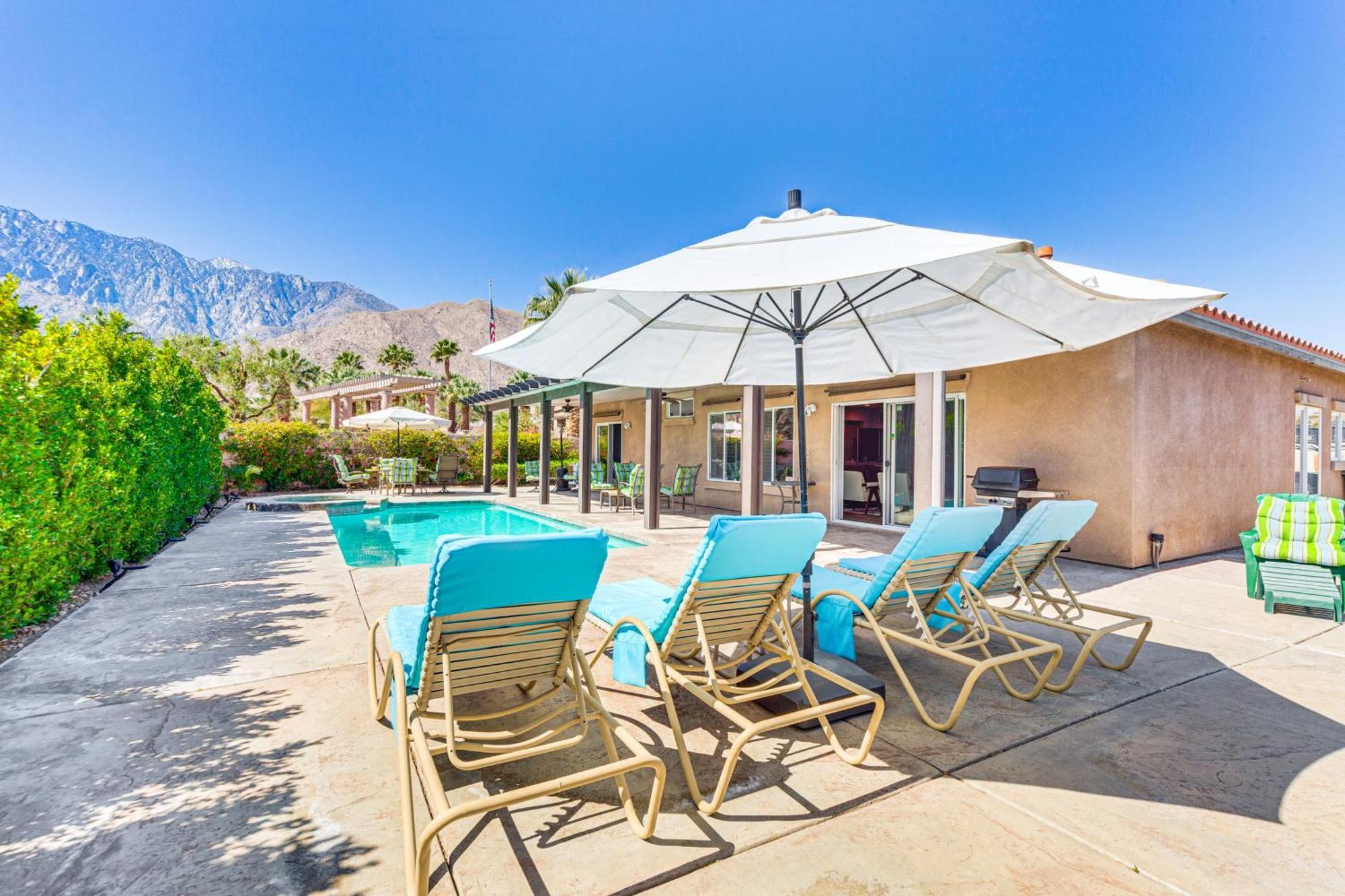 Gateway Grand Oasis Gem With Pool! *