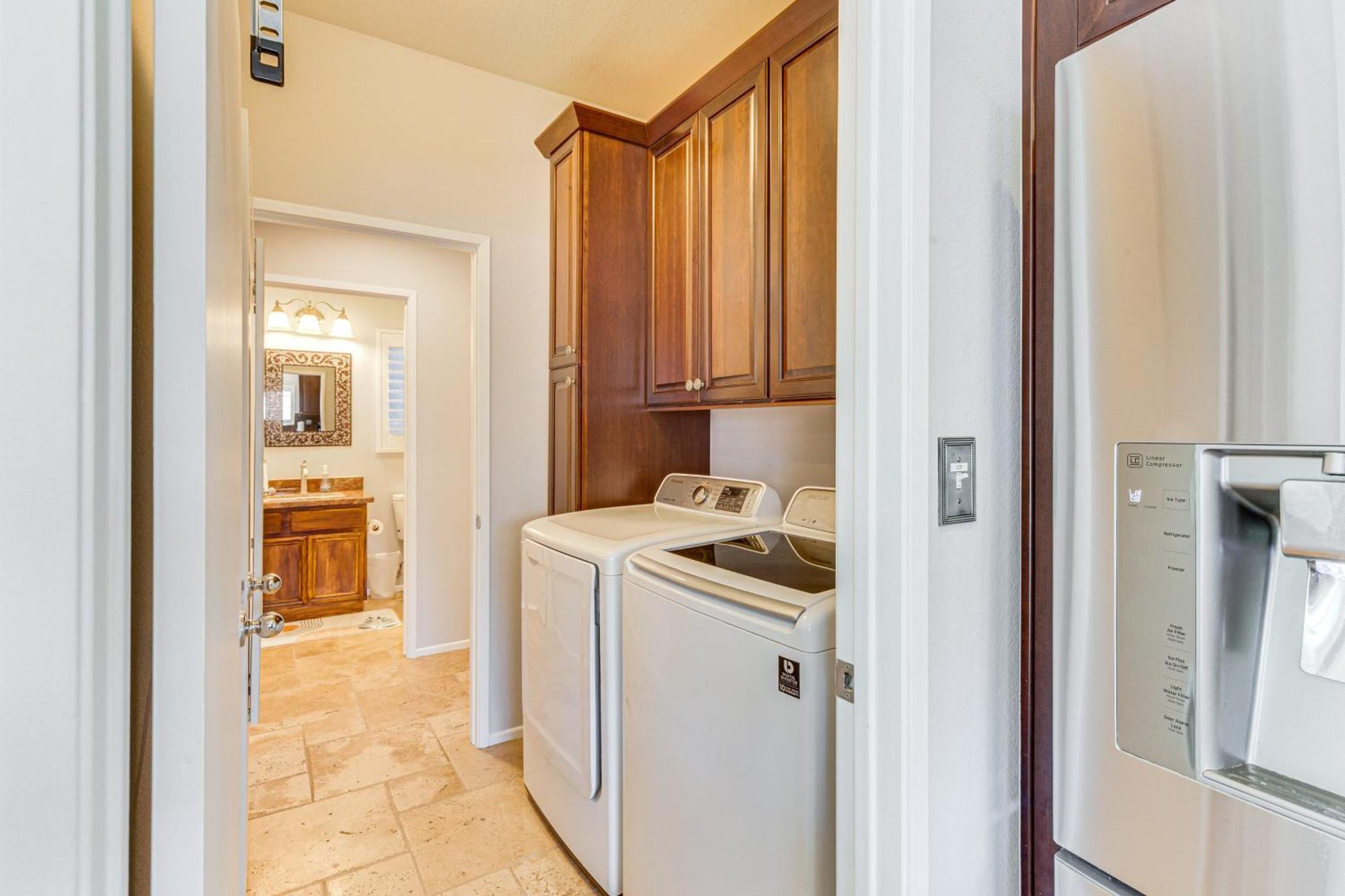 Gateway Grand Oasis Gem With Pool!