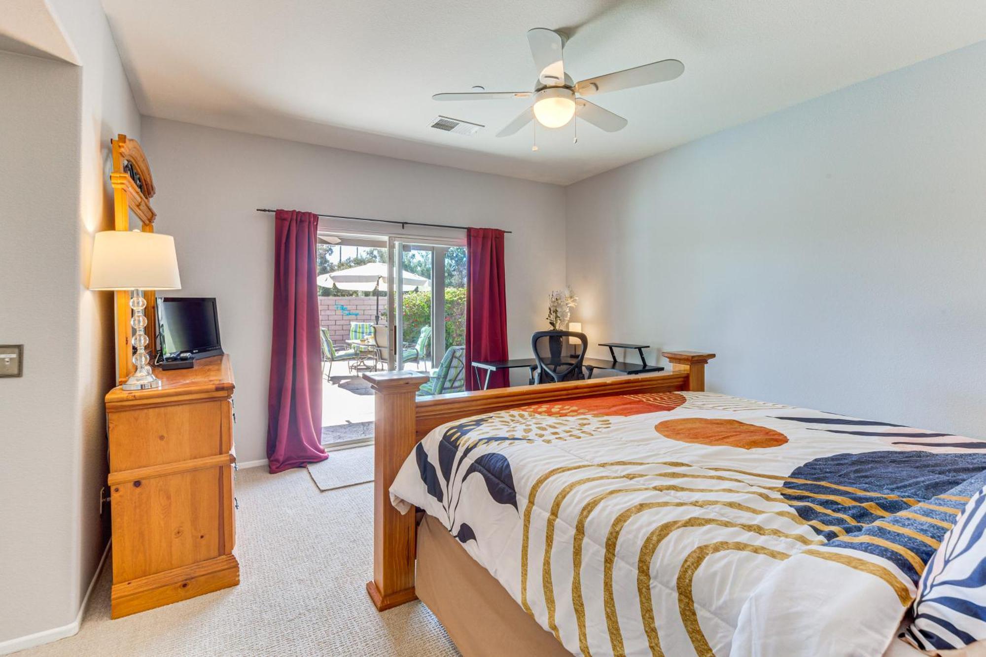 Gateway Grand Oasis Gem With Pool! Holiday home Palm Springs