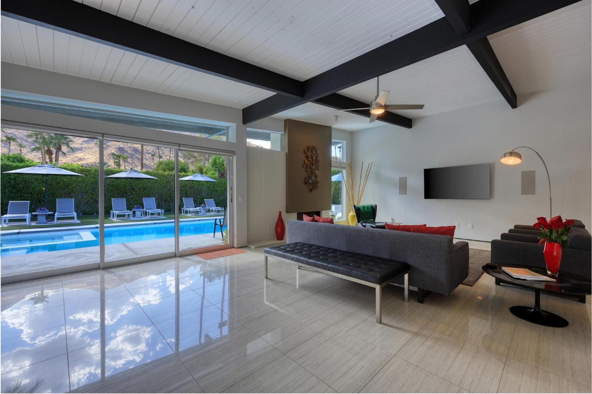 4br Midcentury Alexander In Vista Palmas Holiday home