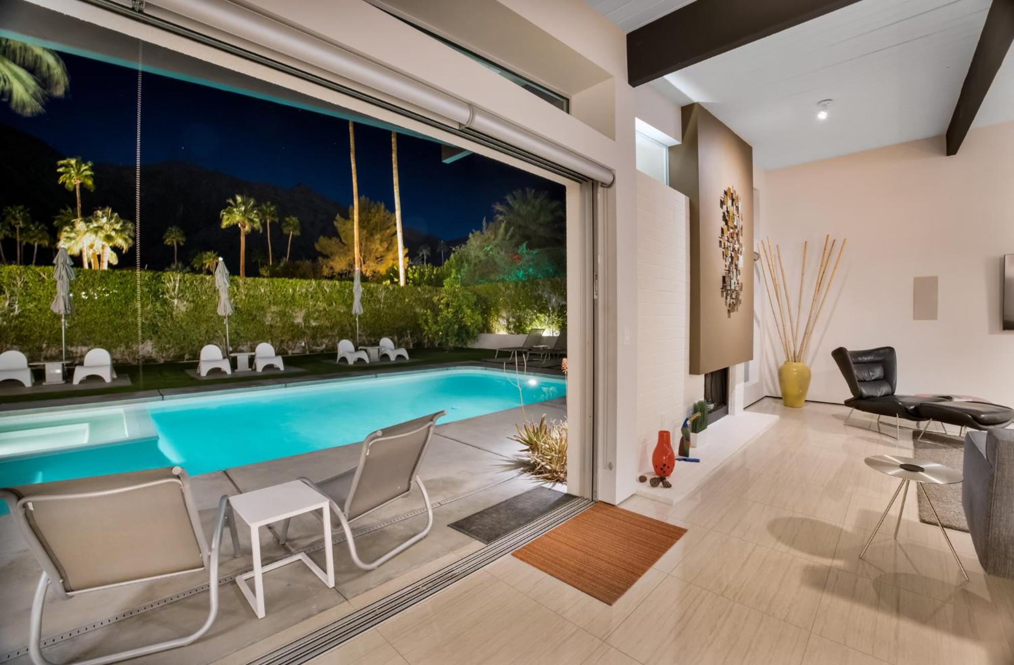 4br Midcentury Alexander In Vista Palmas
