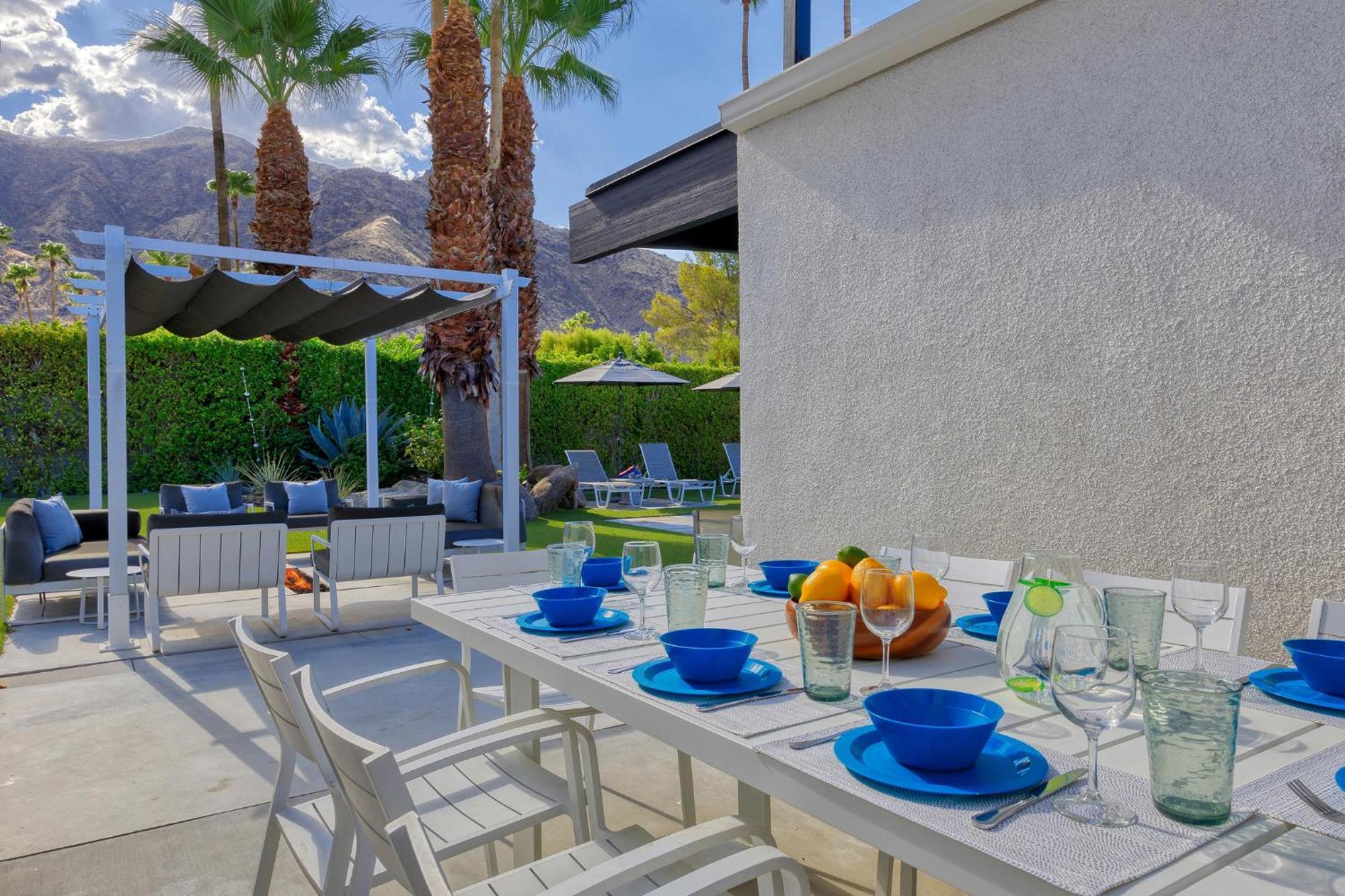 4br Midcentury Alexander In Vista Palmas Holiday home