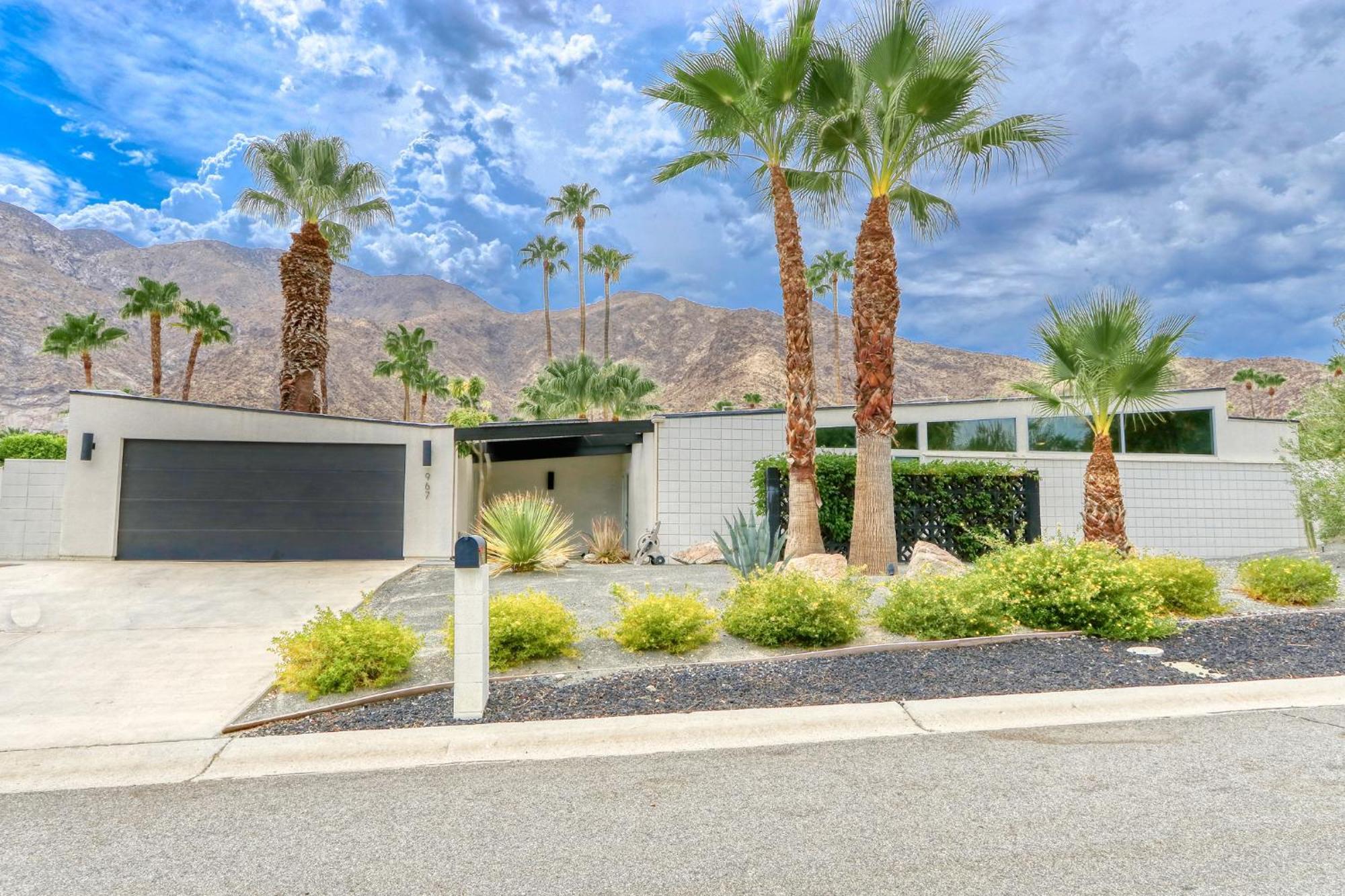 4br Midcentury Alexander In Vista Palmas Holiday home
