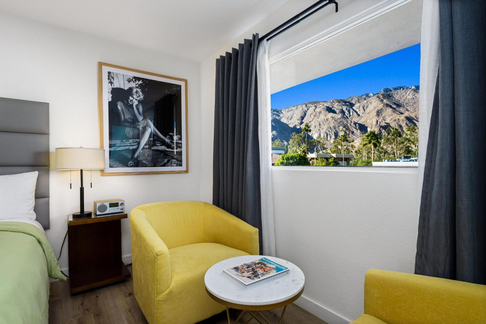 The Skylark, A 3* Palm Springs
