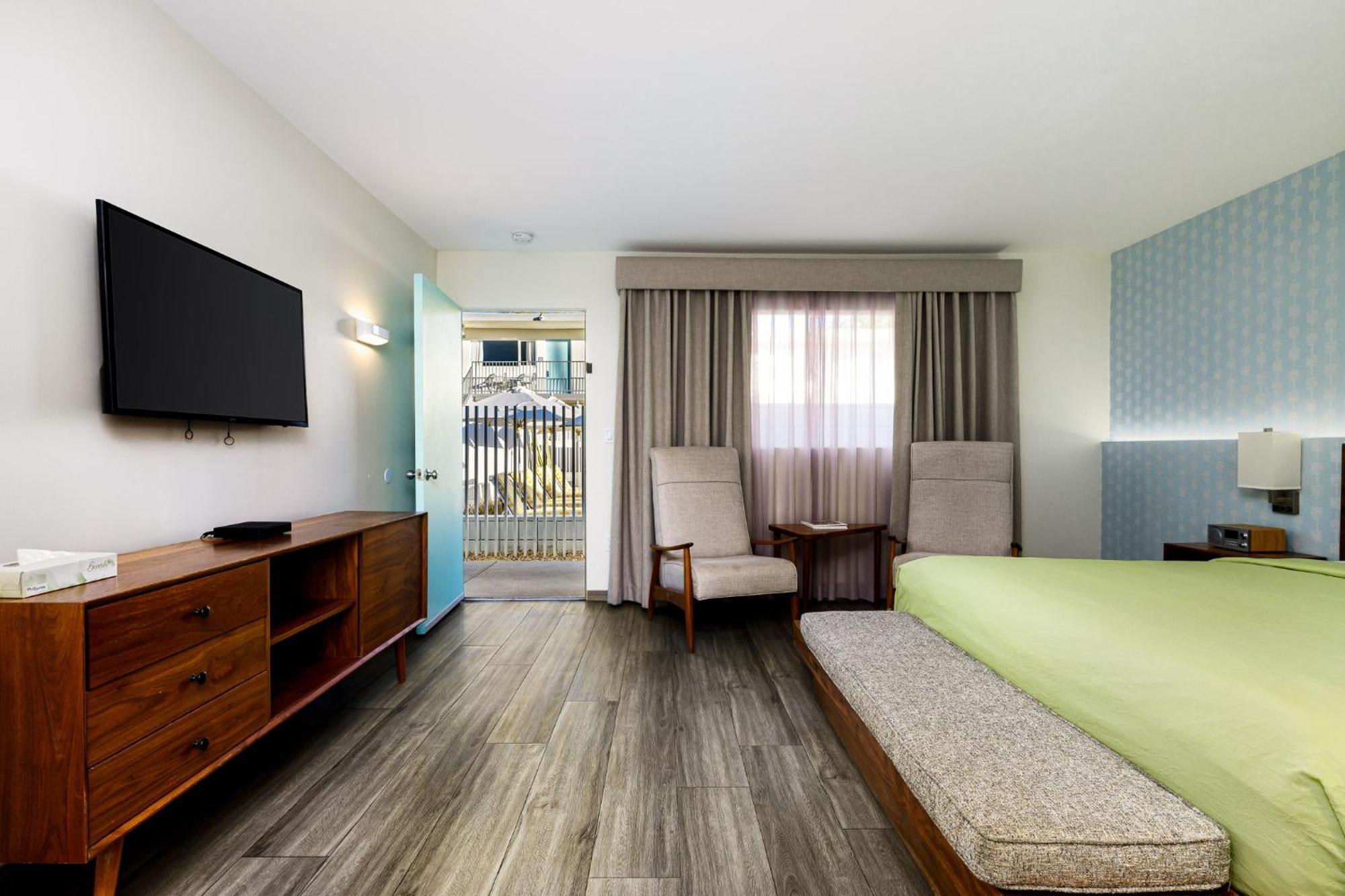 The Skylark, A Hotel 3*