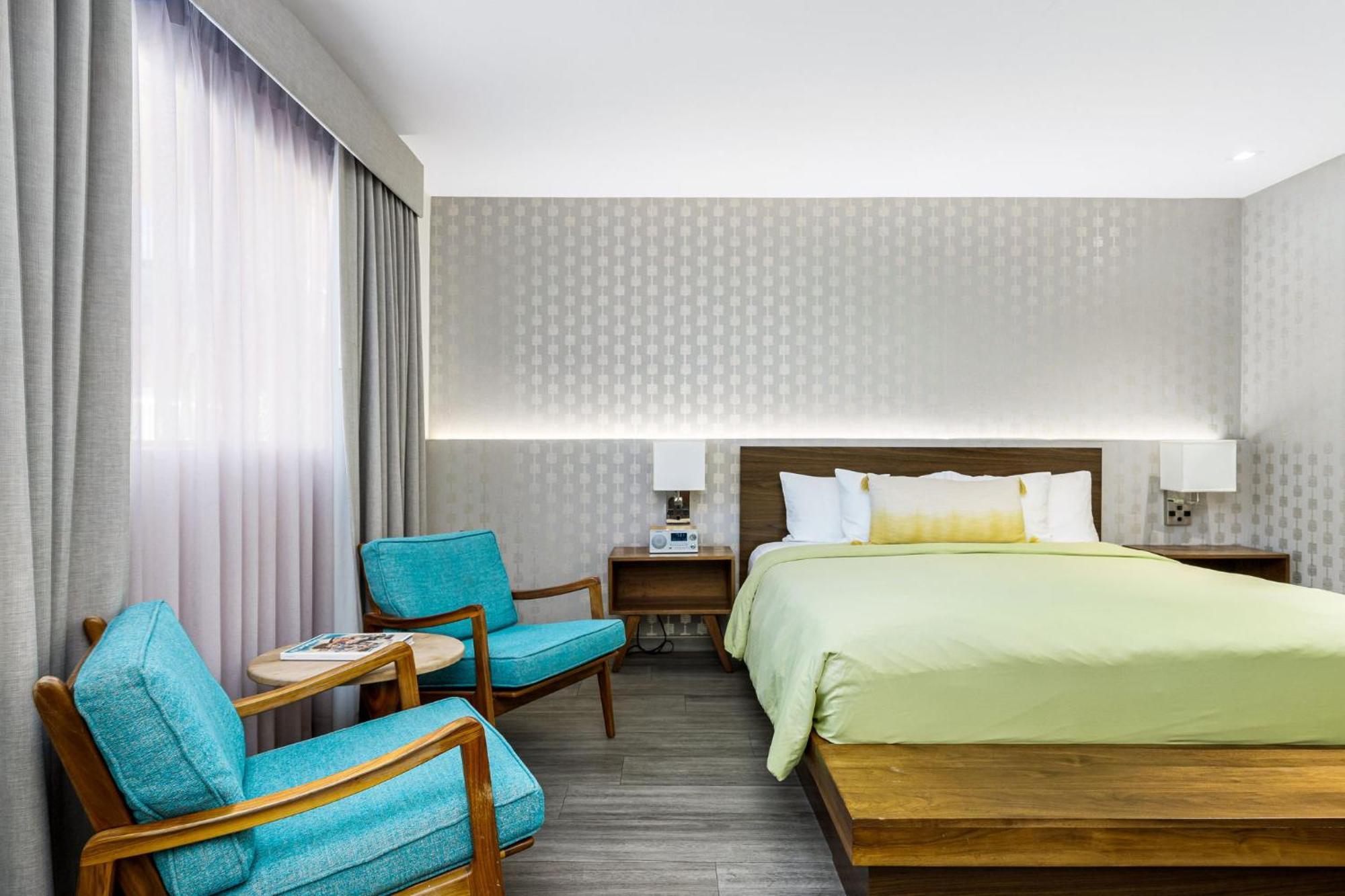 The Skylark, A 3* Palm Springs