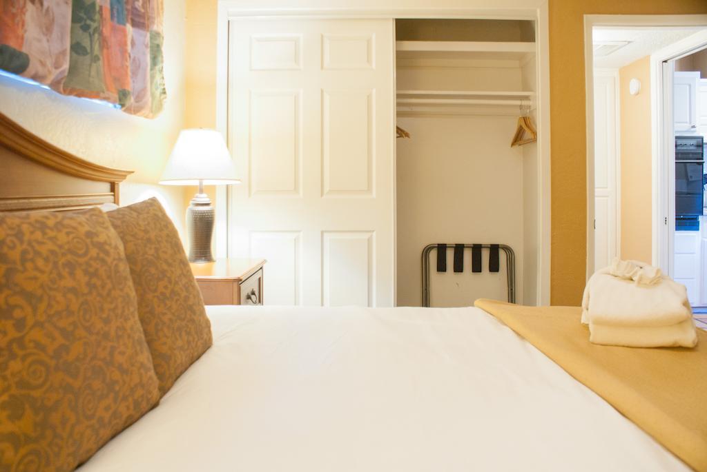 Tuscany Manor Hotel Palm Springs