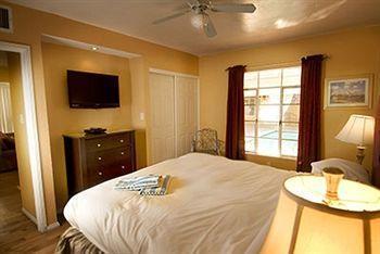 Resort La Dolce & - A Gay Men's Clothing Optional Palm Springs