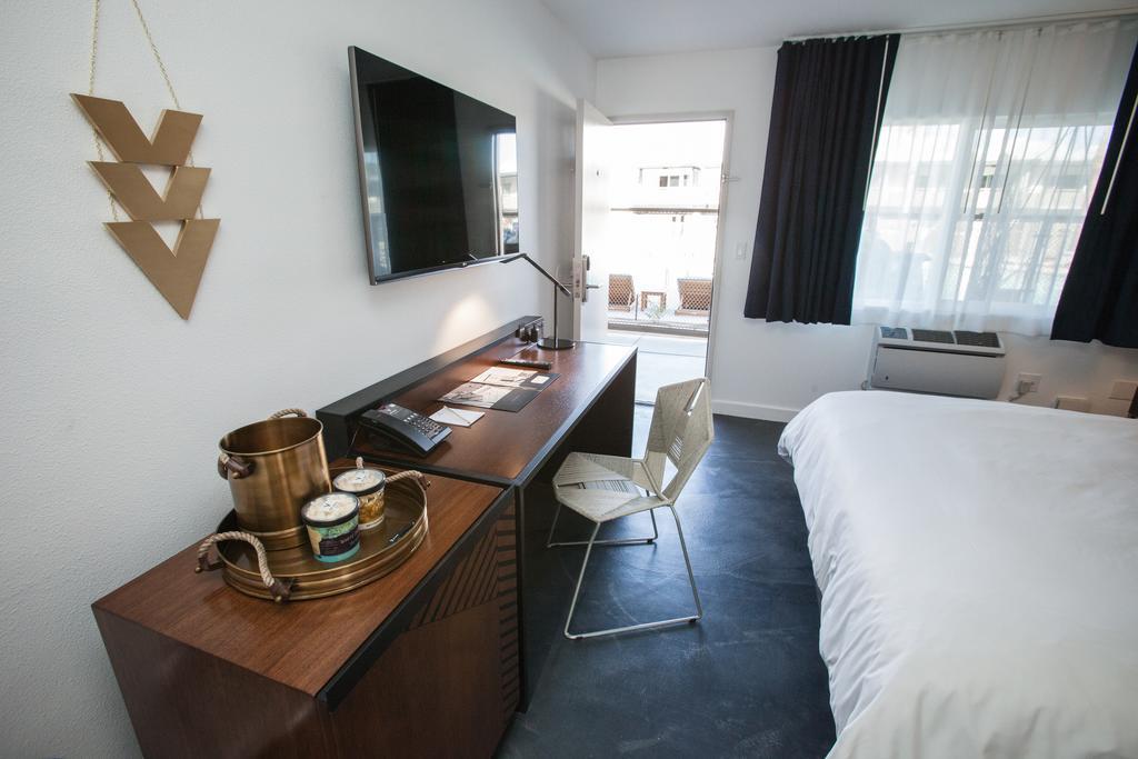 V Hotel 4*