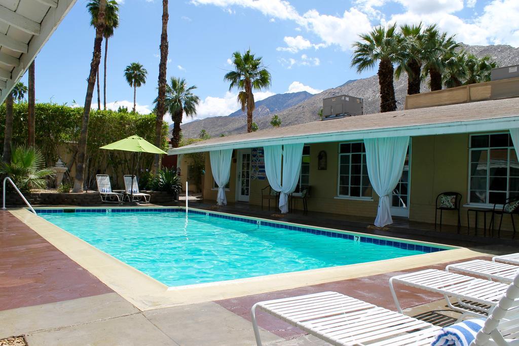 La Dolce & - A Gay Men's Clothing Optional Resort 4*