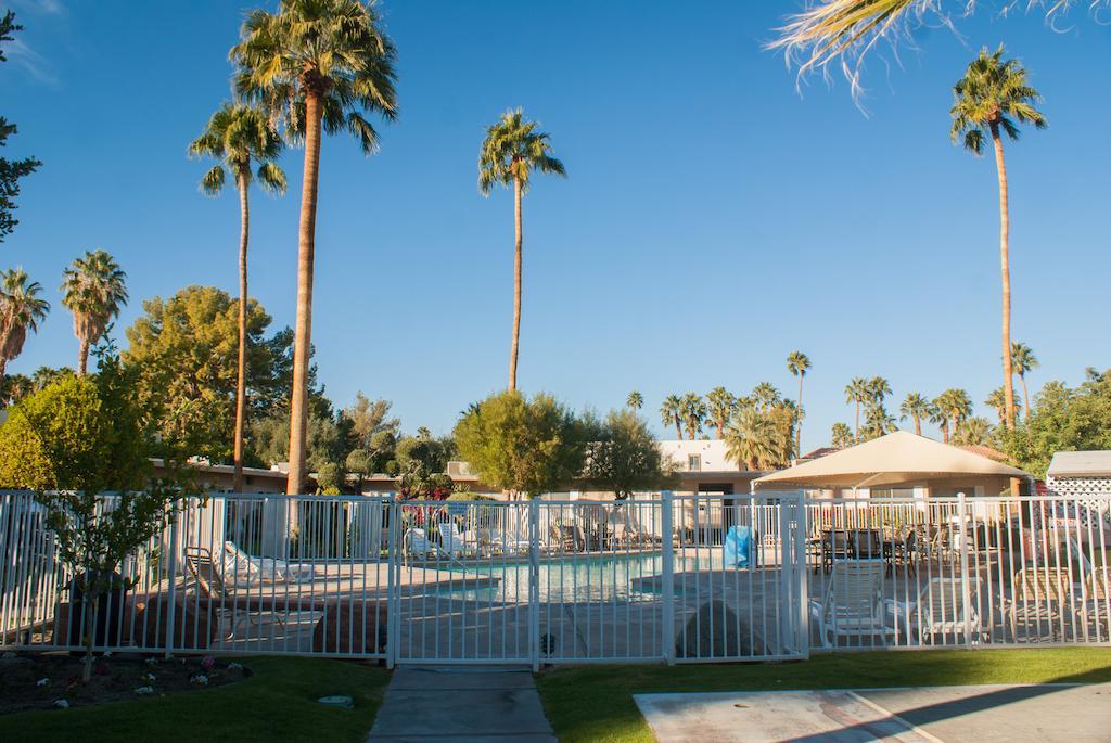 Hotel Tuscany Manor Palm Springs