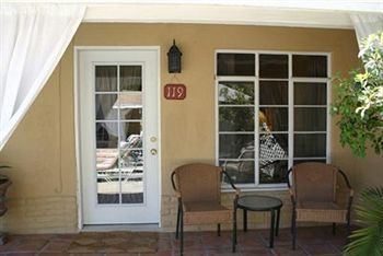 La Dolce & - A Gay Men's Clothing Optional Resort