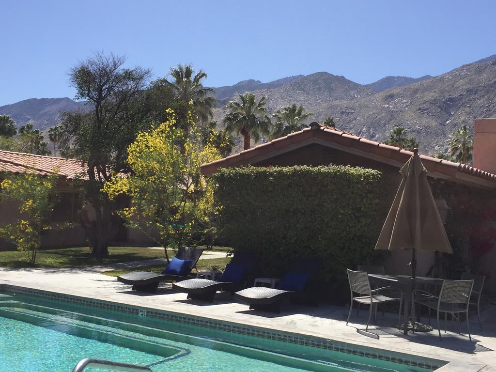 Warm Sands Villa- A Gay Men's Clothing Optional 4*
