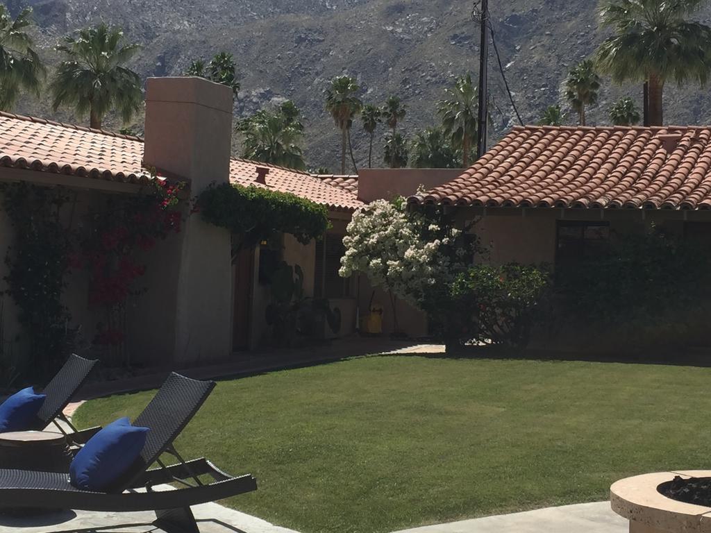 Warm Sands Villa- A Gay Men's Clothing Optional 4* Palm Springs
