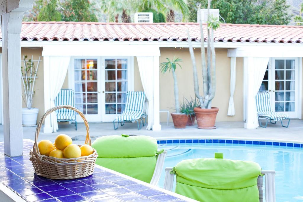 Resort La Dolce & - A Gay Men's Clothing Optional 4*