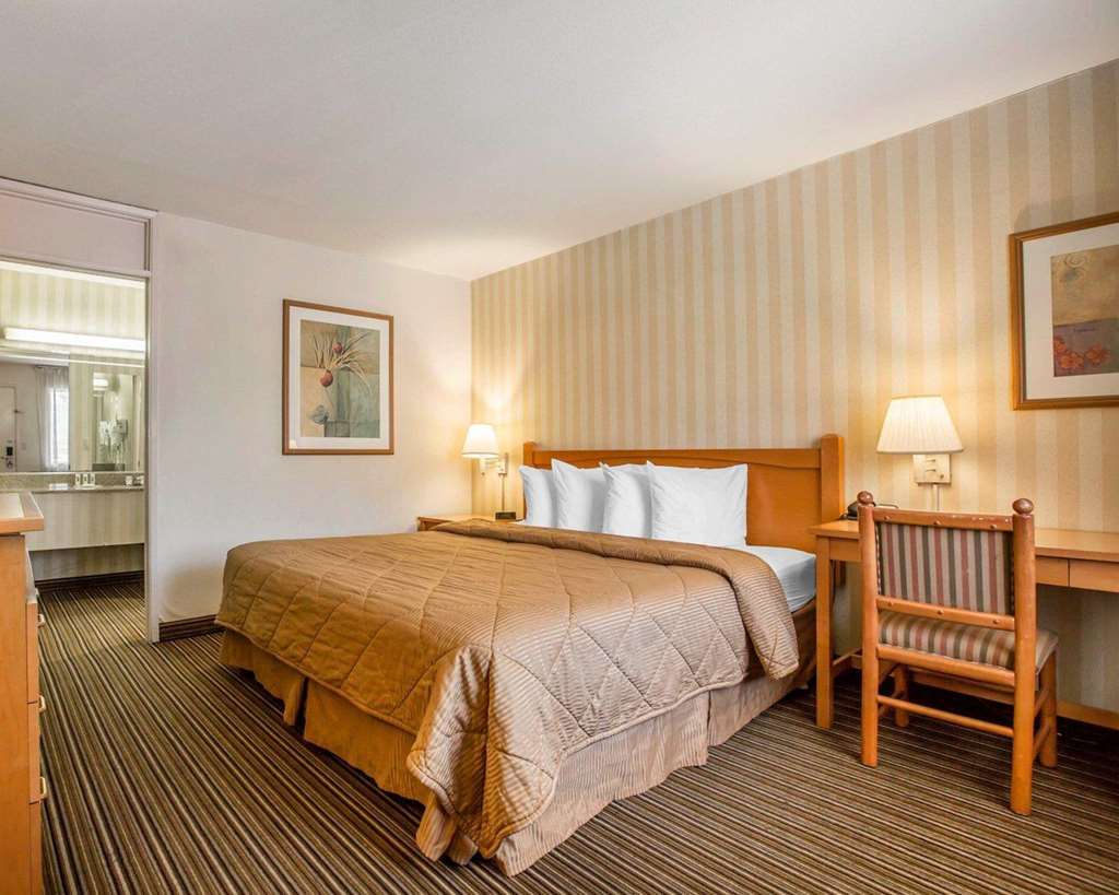 Travelodge By Wyndham Hotel Palm Springs