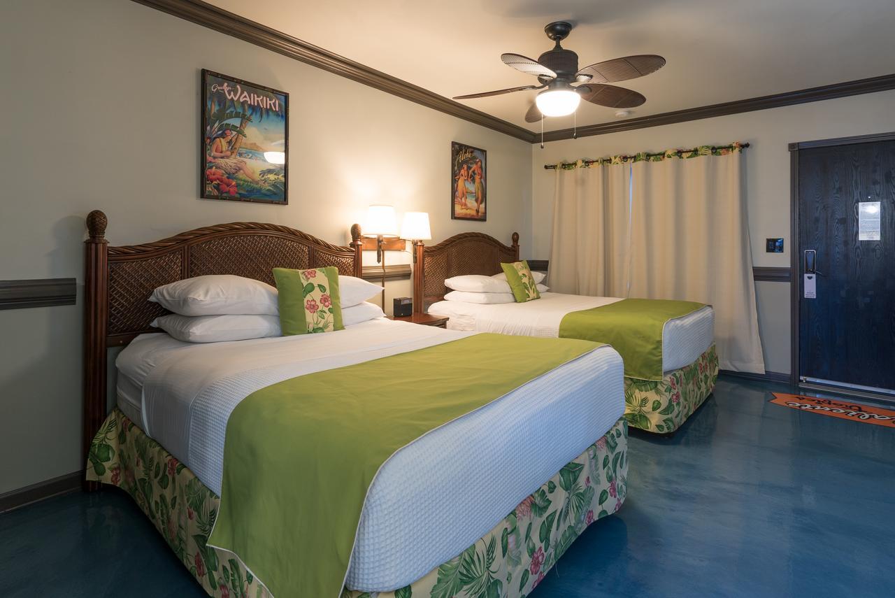 Hotel Caliente Tropics 3*