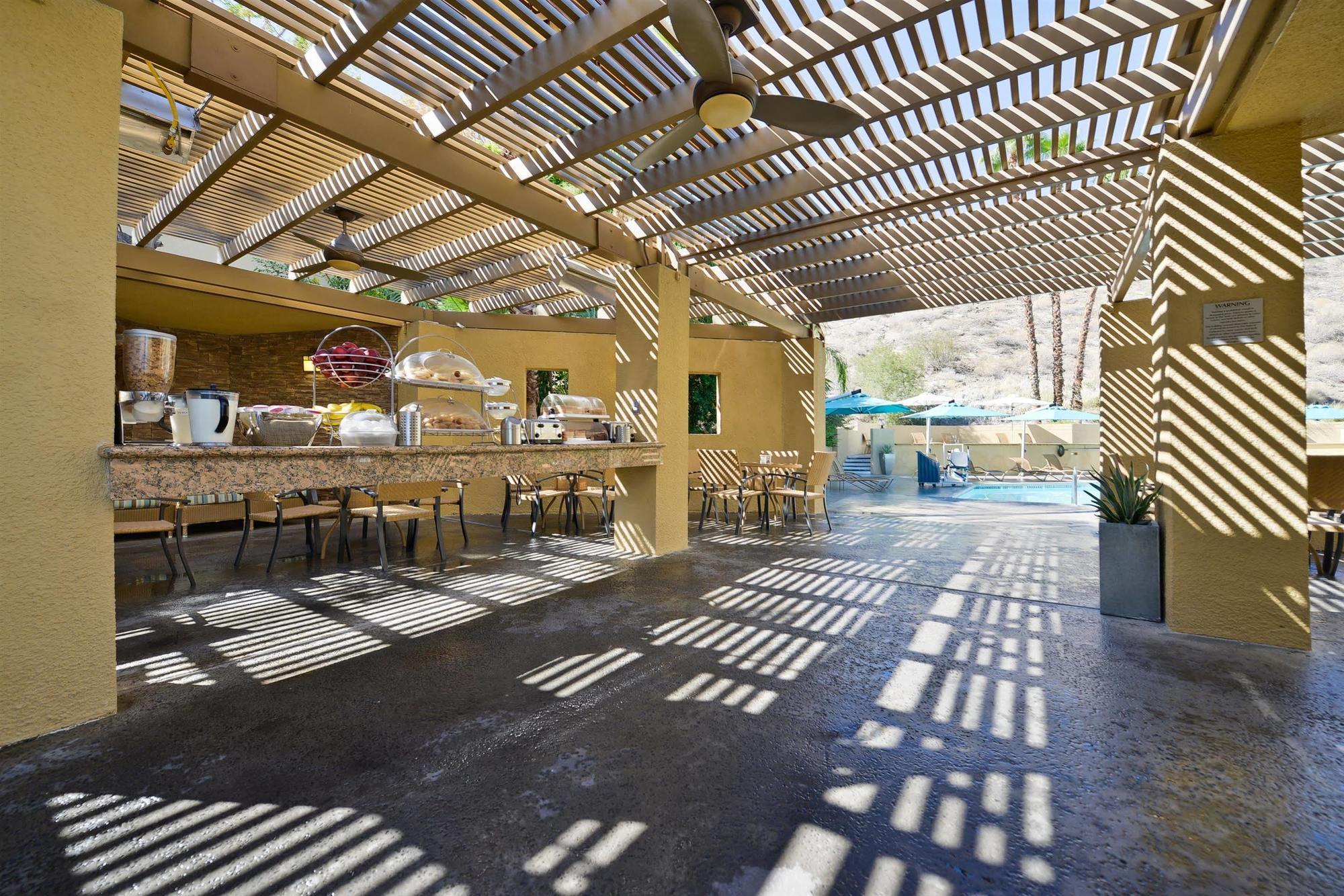 Travelodge By Wyndham Hotel Palm Springs