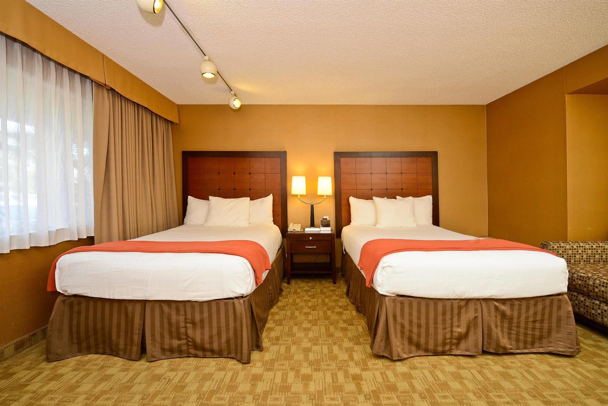 Travelodge By Wyndham Palm Springs