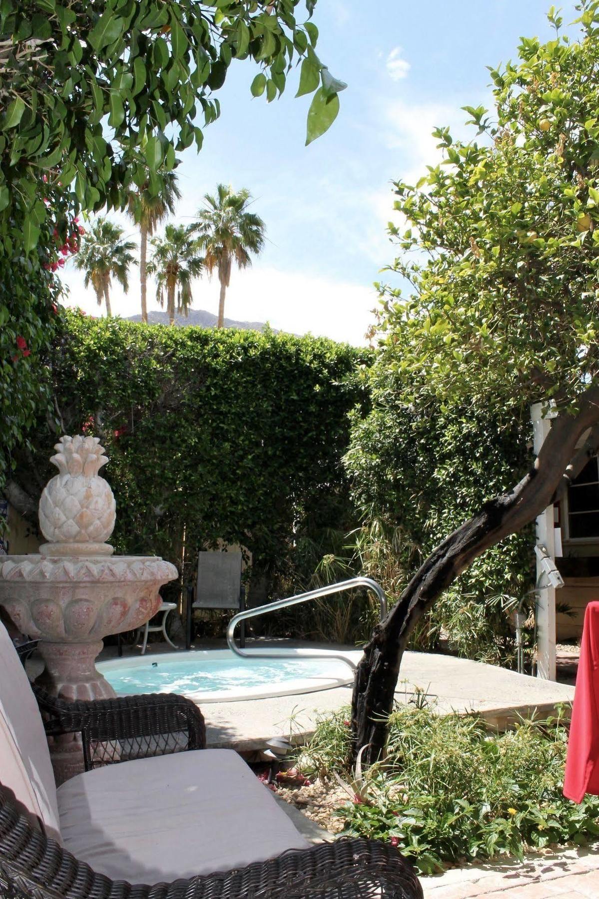 La Dolce & - A Gay Men's Clothing Optional Palm Springs