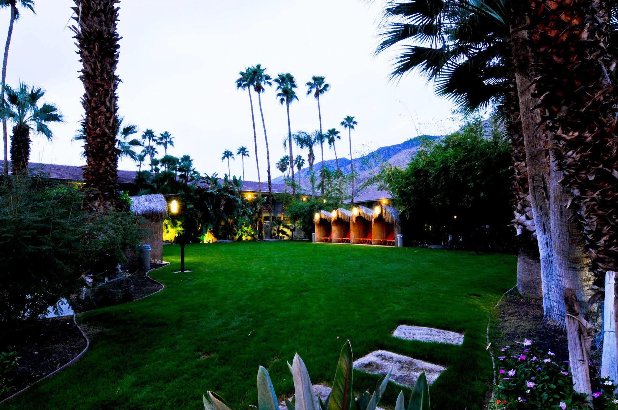 Hotel Caliente Tropics
