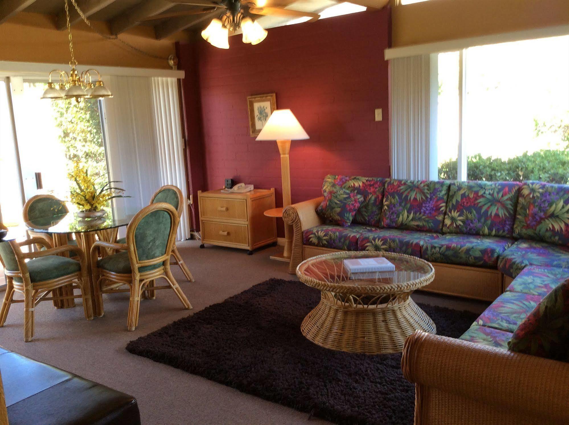 Hotel A Place In The Sun: Adults-only Midcentury Boutique With Heated Pool