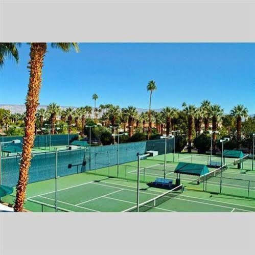 Getaways At Tennis Club 3* Palm Springs