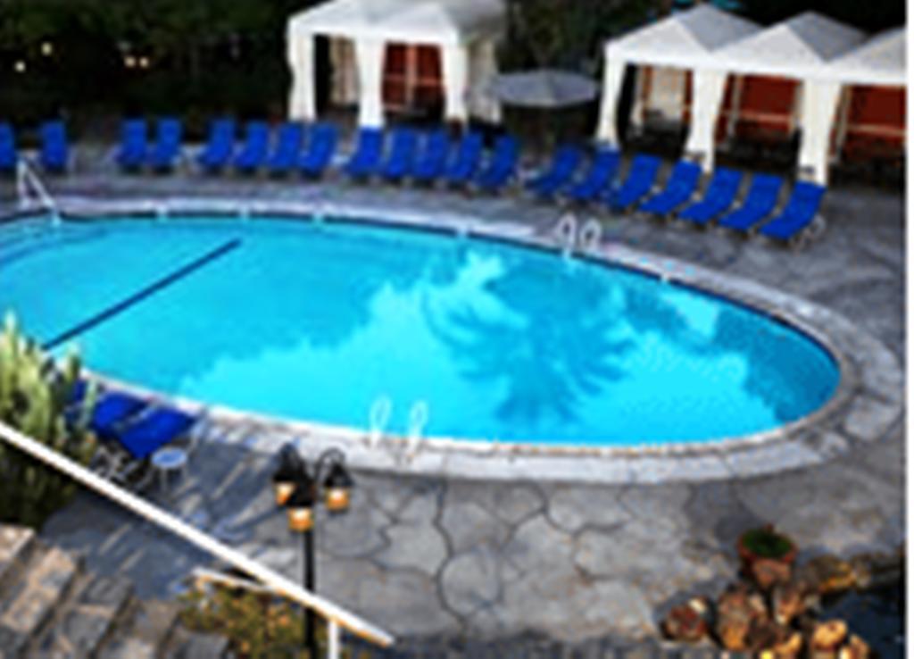 Getaways At Tennis Club