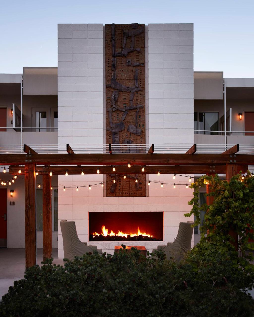Ace And Swim Club Hotel