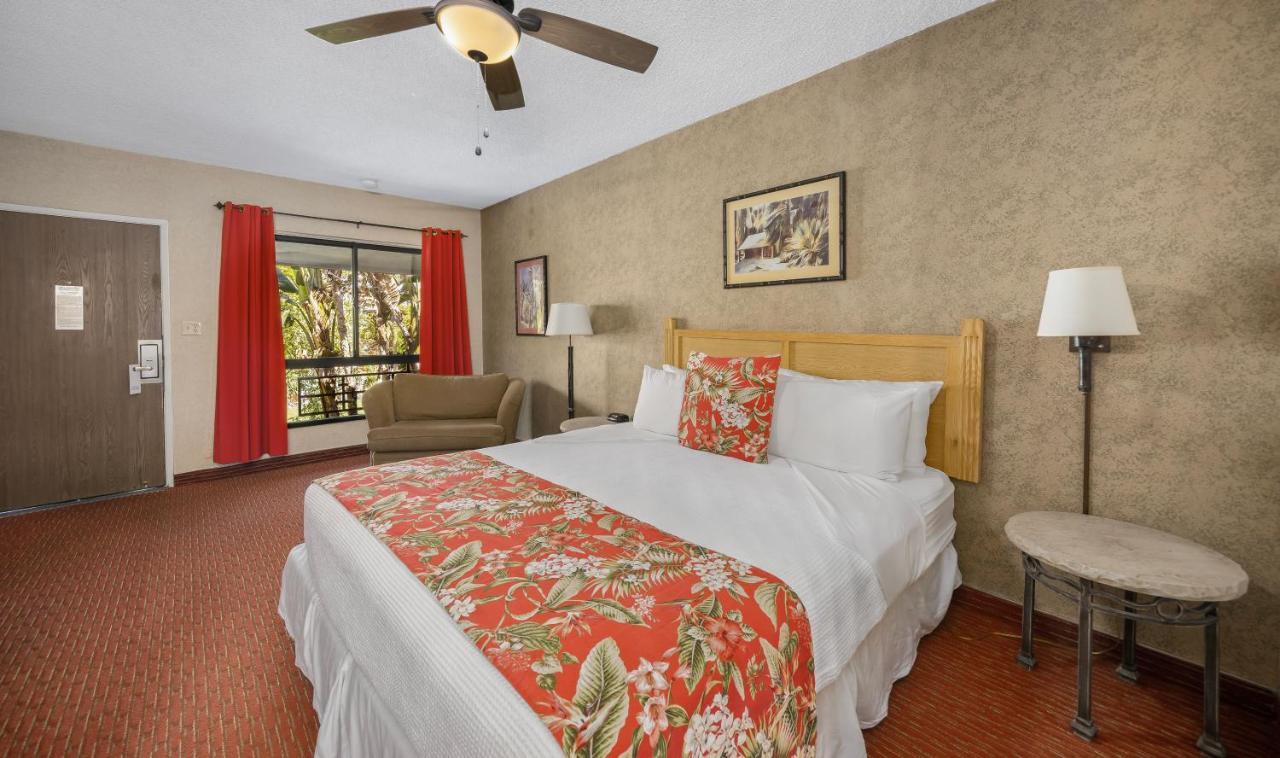 Caliente Tropics Hotel 3*
