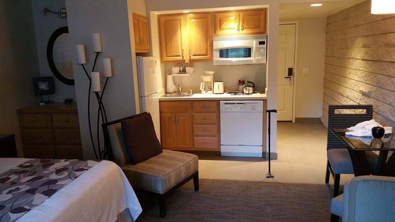 Hotel Getaways At Tennis Club