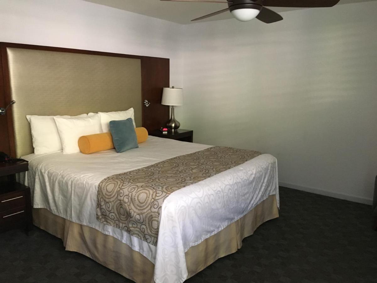 Getaways At Tennis Club