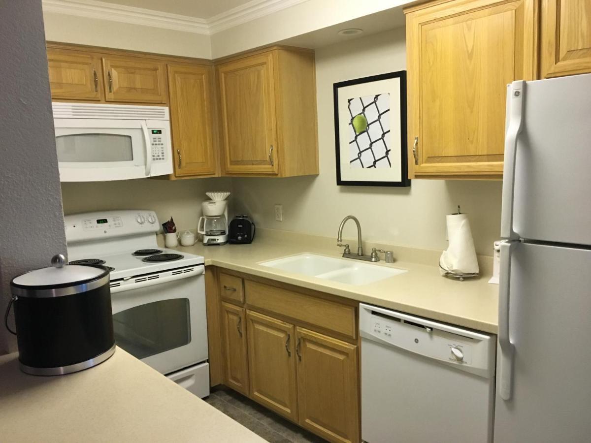 Getaways At Tennis Club Palm Springs